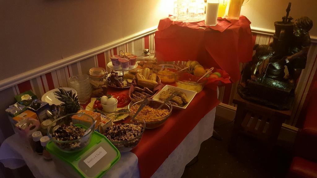 Creedons Traditional Irish Welcome Inn B&B 코크 외부 사진
