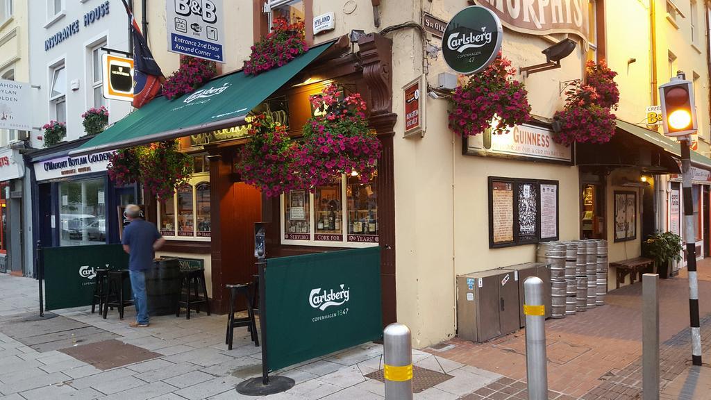 Creedons Traditional Irish Welcome Inn B&B 코크 외부 사진