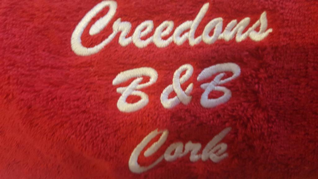 Creedons Traditional Irish Welcome Inn B&B 코크 외부 사진